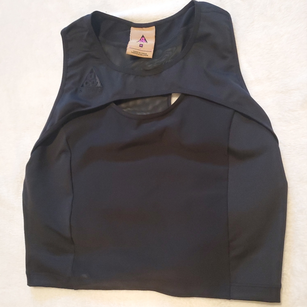 Nike ACG Crop Top/Sports Bra